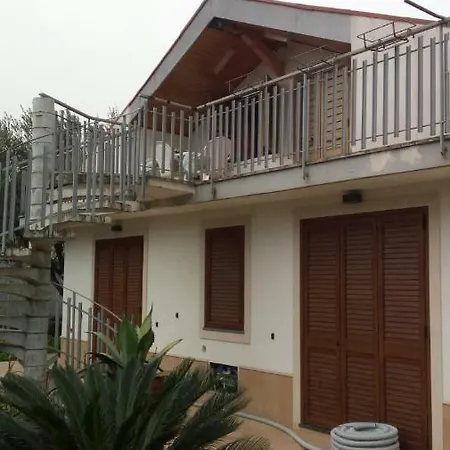 Grazia Casa vacanze Fondachello (Mascali)